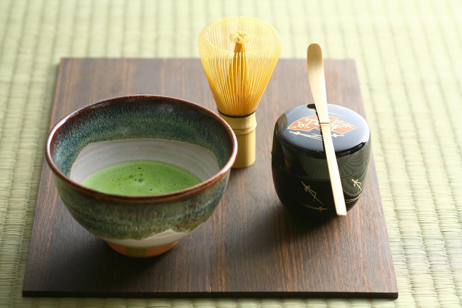 Itohkyuemon organic sencha green tea powder featured for antioxidant-rich origin.