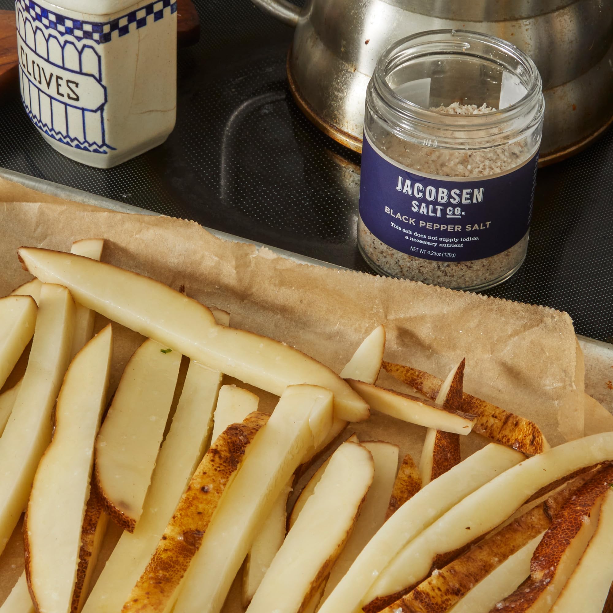 Jacobsen Salt Co. gift-ready jar appeals to home cooks and professional chefs.