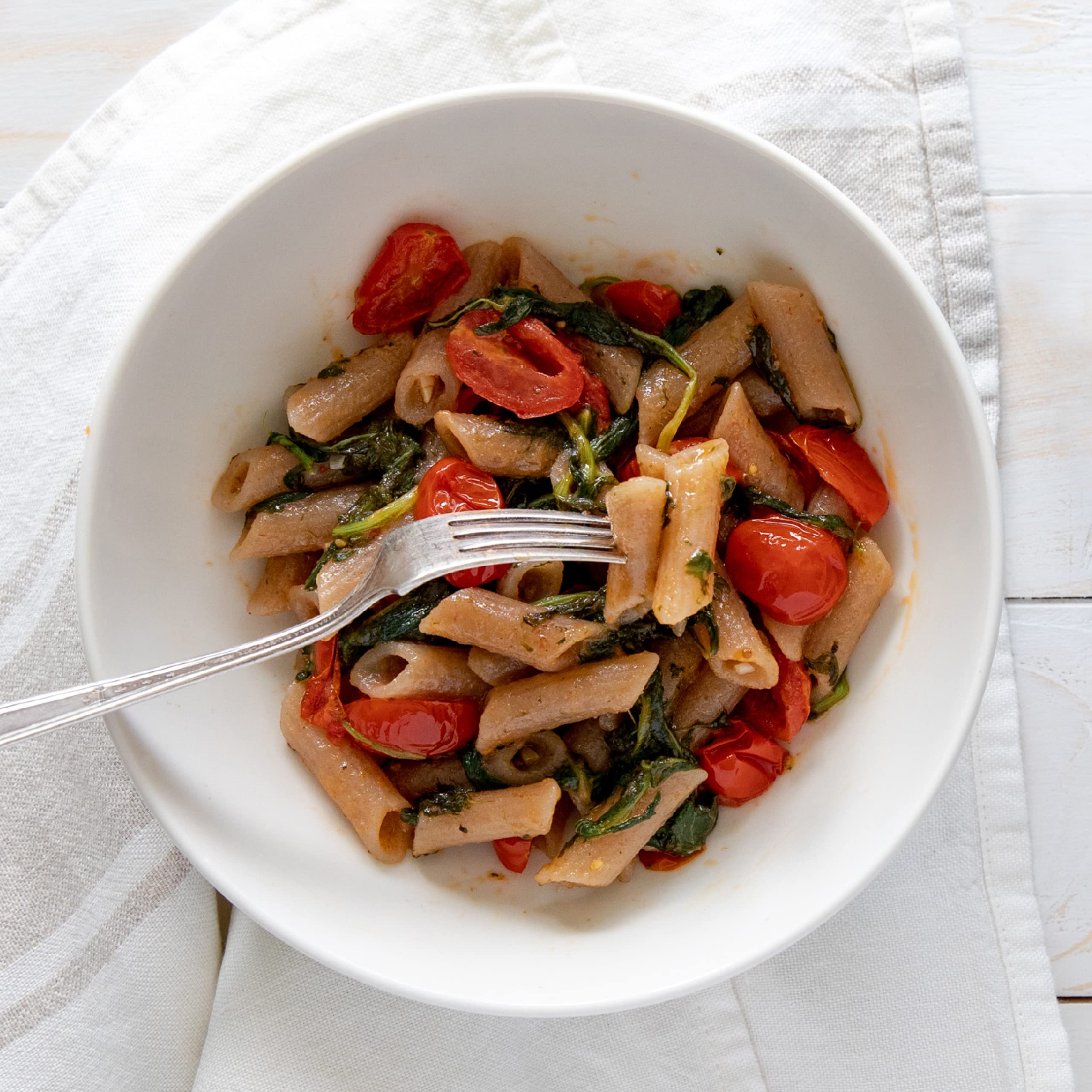 Jovial grain-free pasta 8 oz pack, convenient three-pack.
