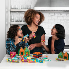 Juicy Drop Pop sour liquid applicator, lets kids customize sweetness and tang.