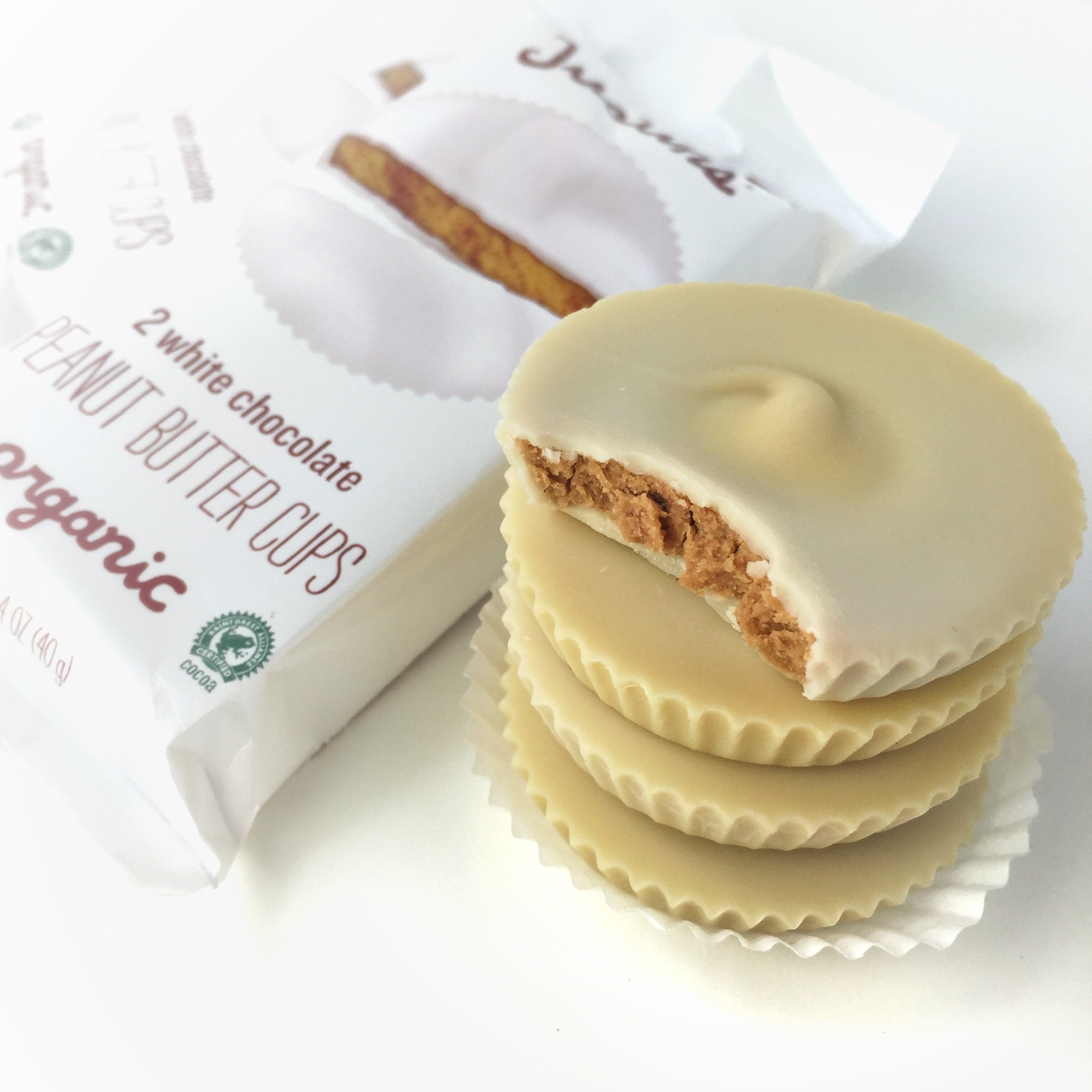 Packaging highlights gluten-free and non-GMO attributes for Justin's cups