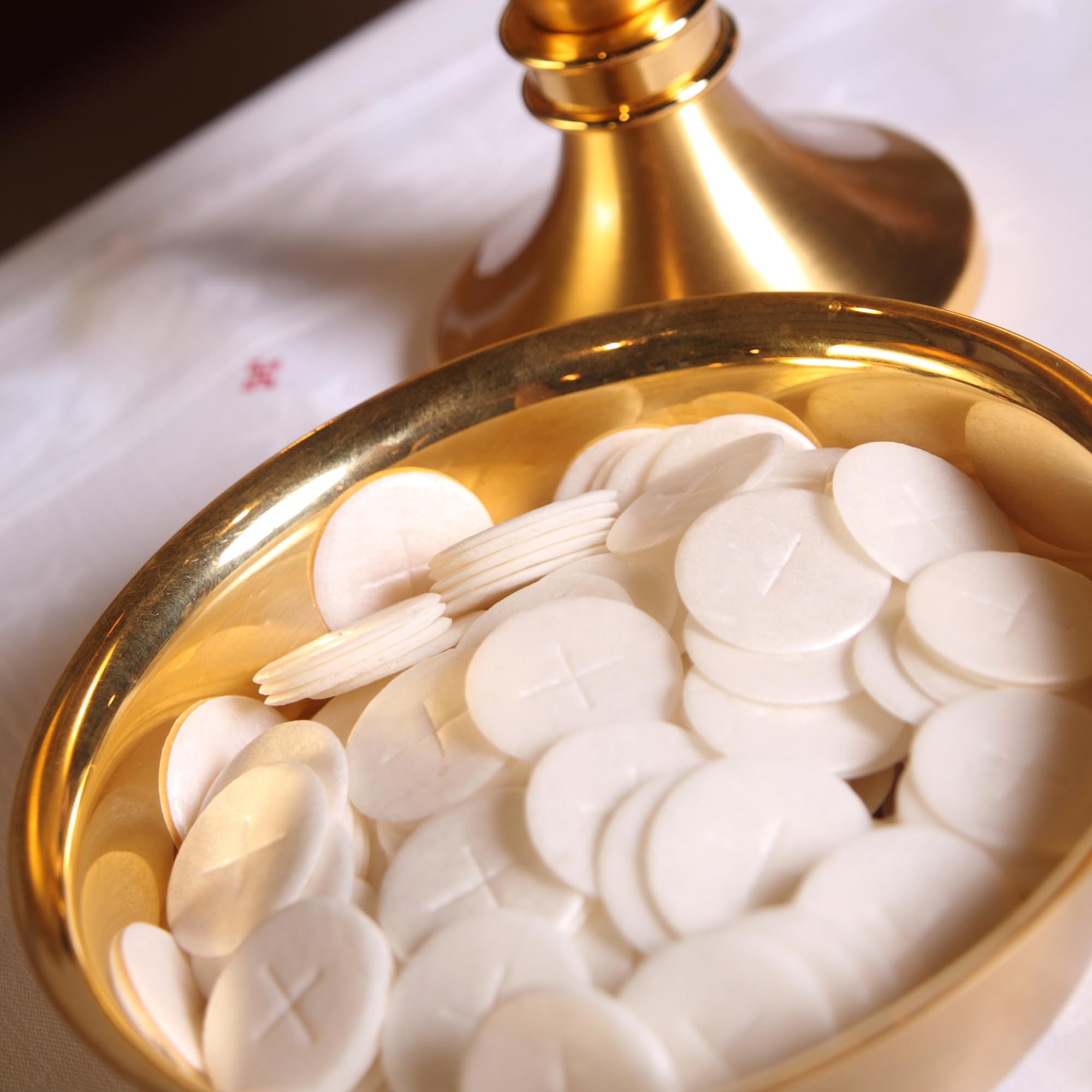 JWG altar bread fits inside a pyx for discreet service distribution