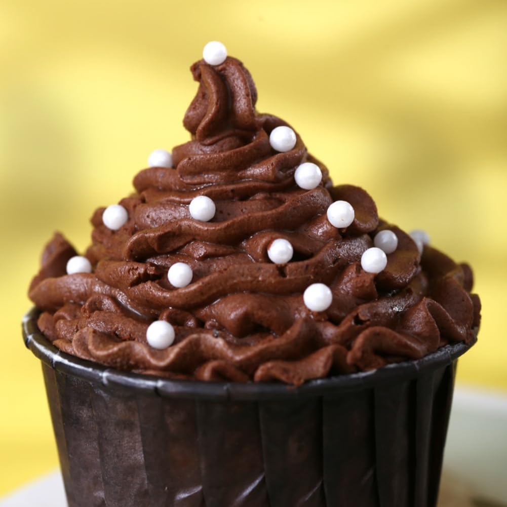 KANDLRIK mini pearls add sparkle to pastries without overpowering flavors.
