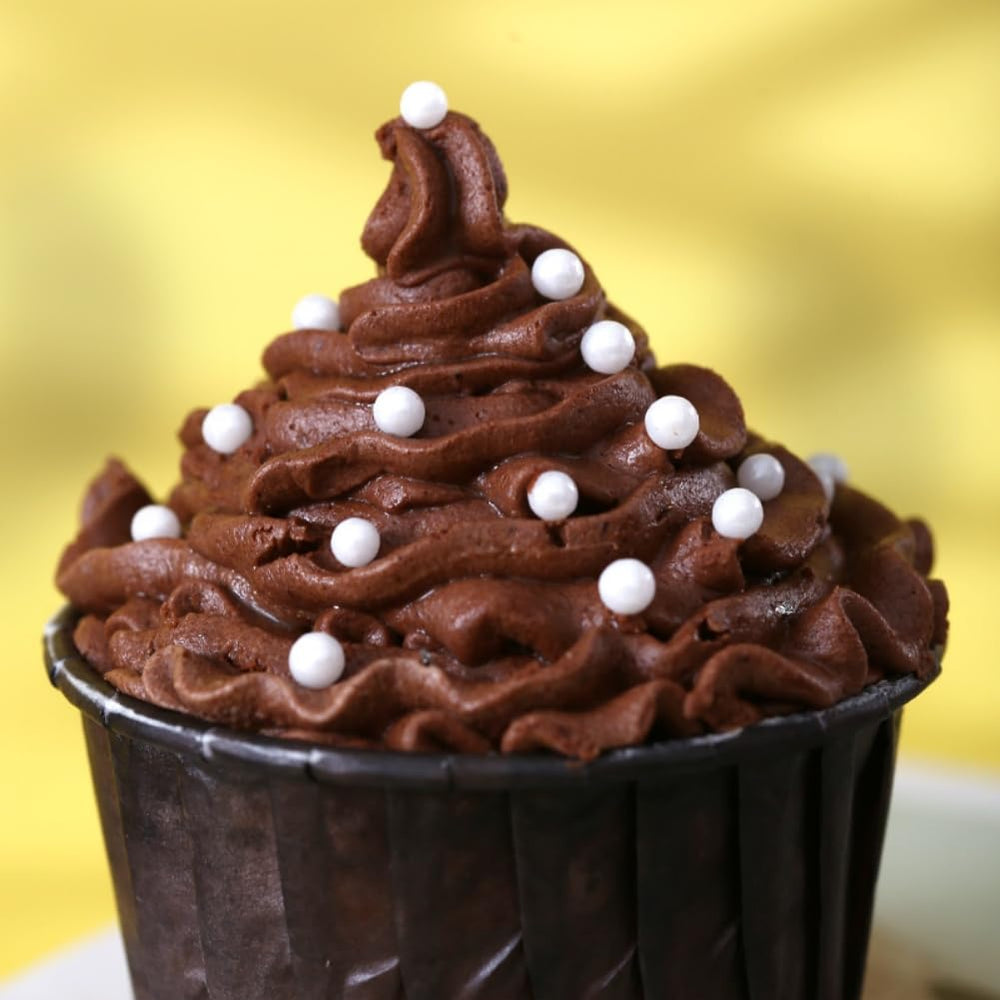 KANDLRIK mini pearls add sparkle to pastries without overpowering flavors.