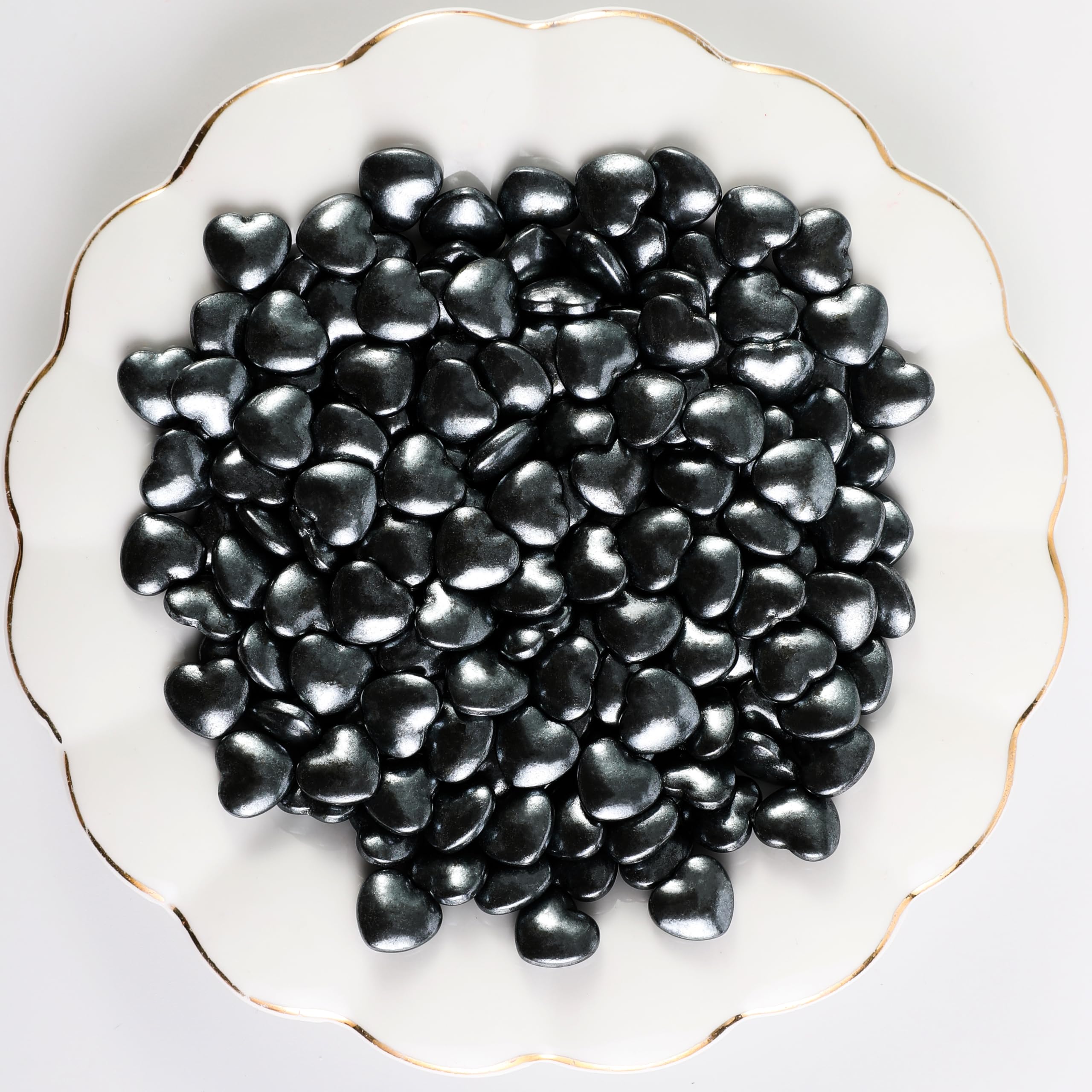 Kasvan Black Heart Sprinkles top ice cream for chic contrast