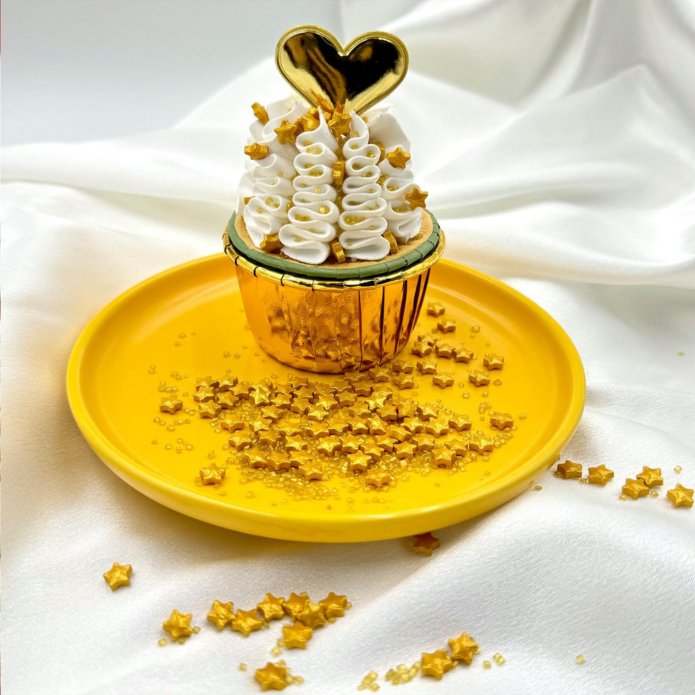 Kercky Gold Sprinkles on cakes and cupcakes elevates presentation with subtle shimmer.