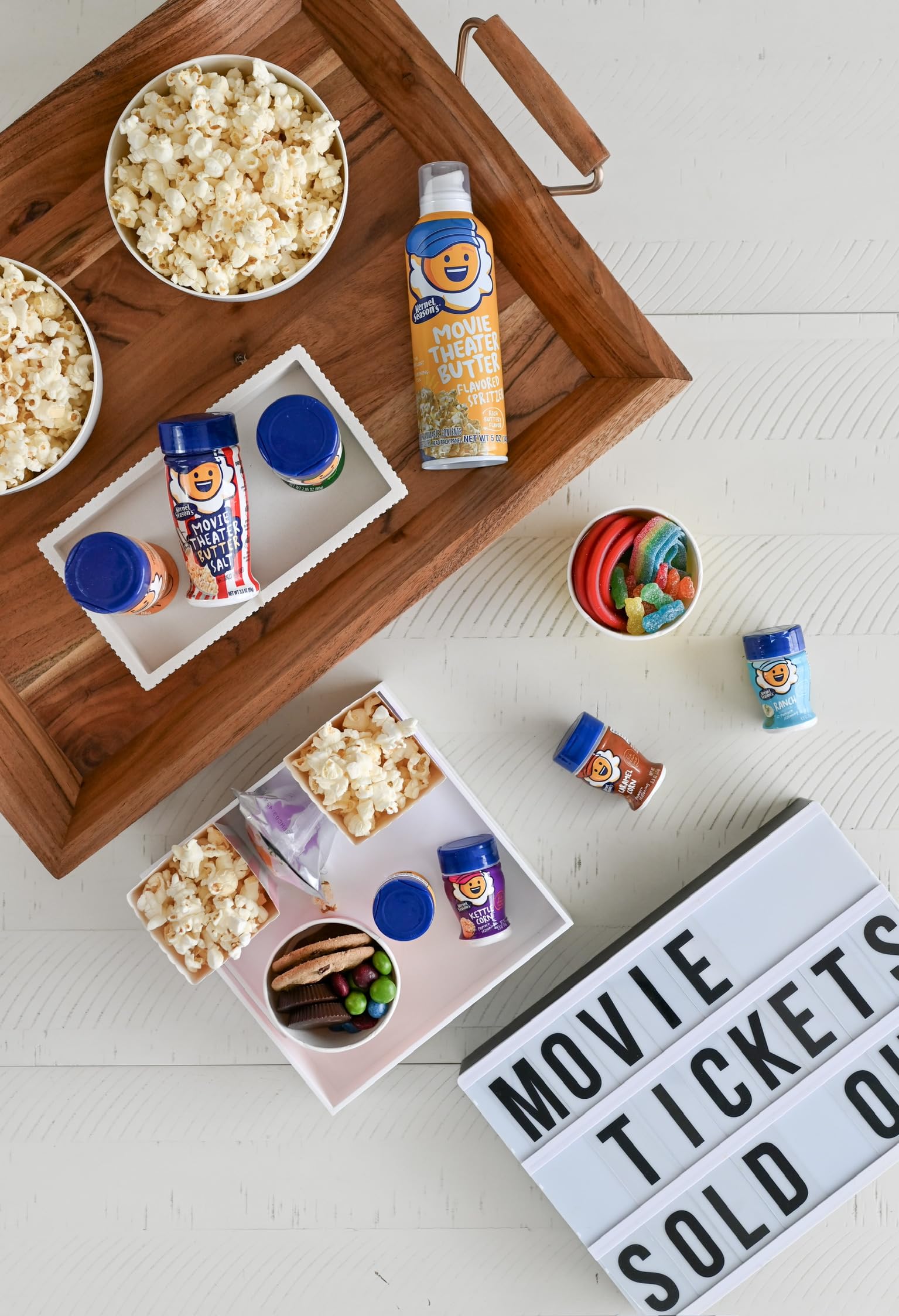 Kernel Season's Cheesy Jalapeño dusting on popcorn offers easy coating.