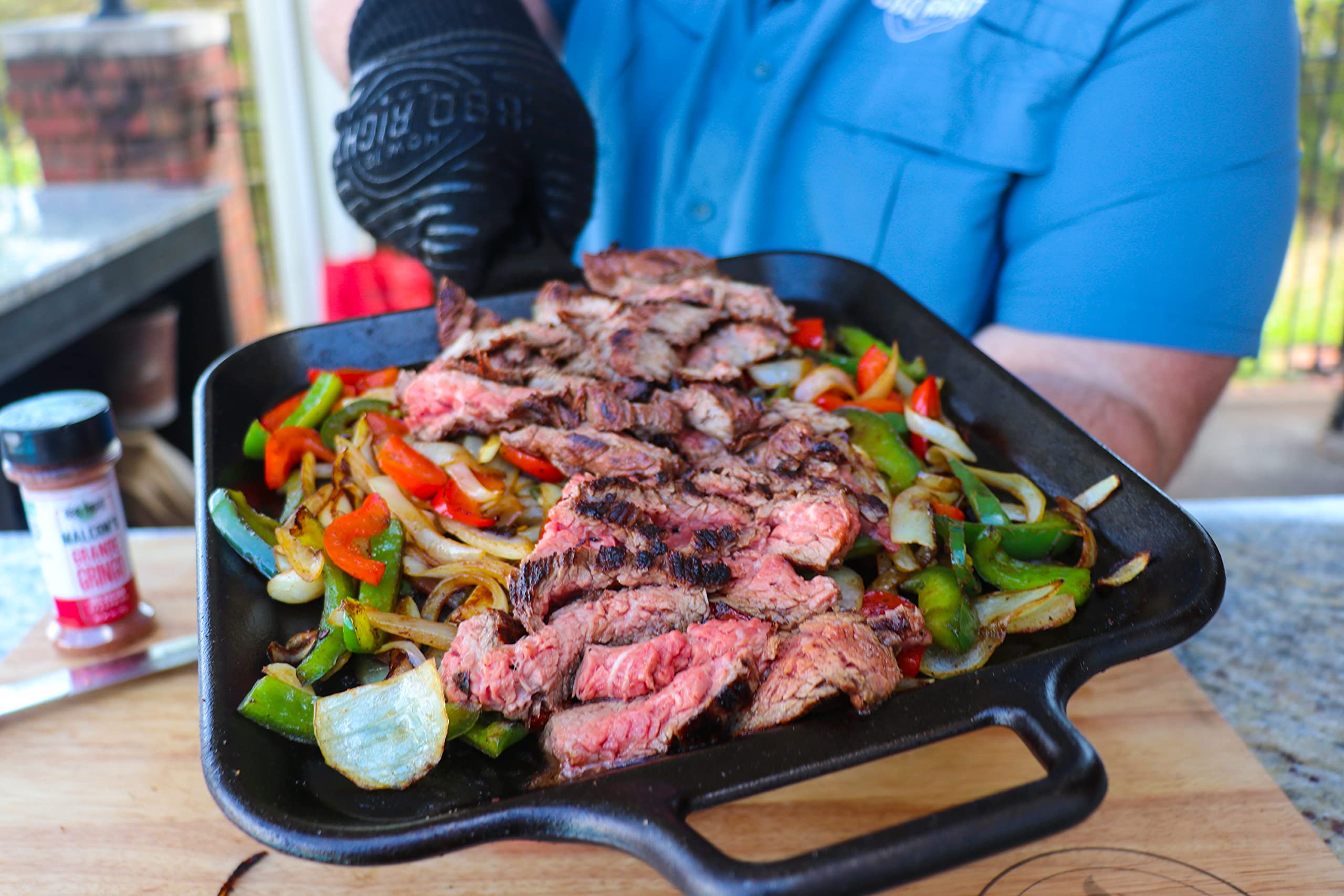 Killer Hogs Grande Gringo dipping sauce bowl boosts dips and salsas with heat.