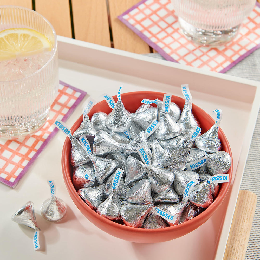 Kisses chocolate in lunchbox for a comforting sweet break