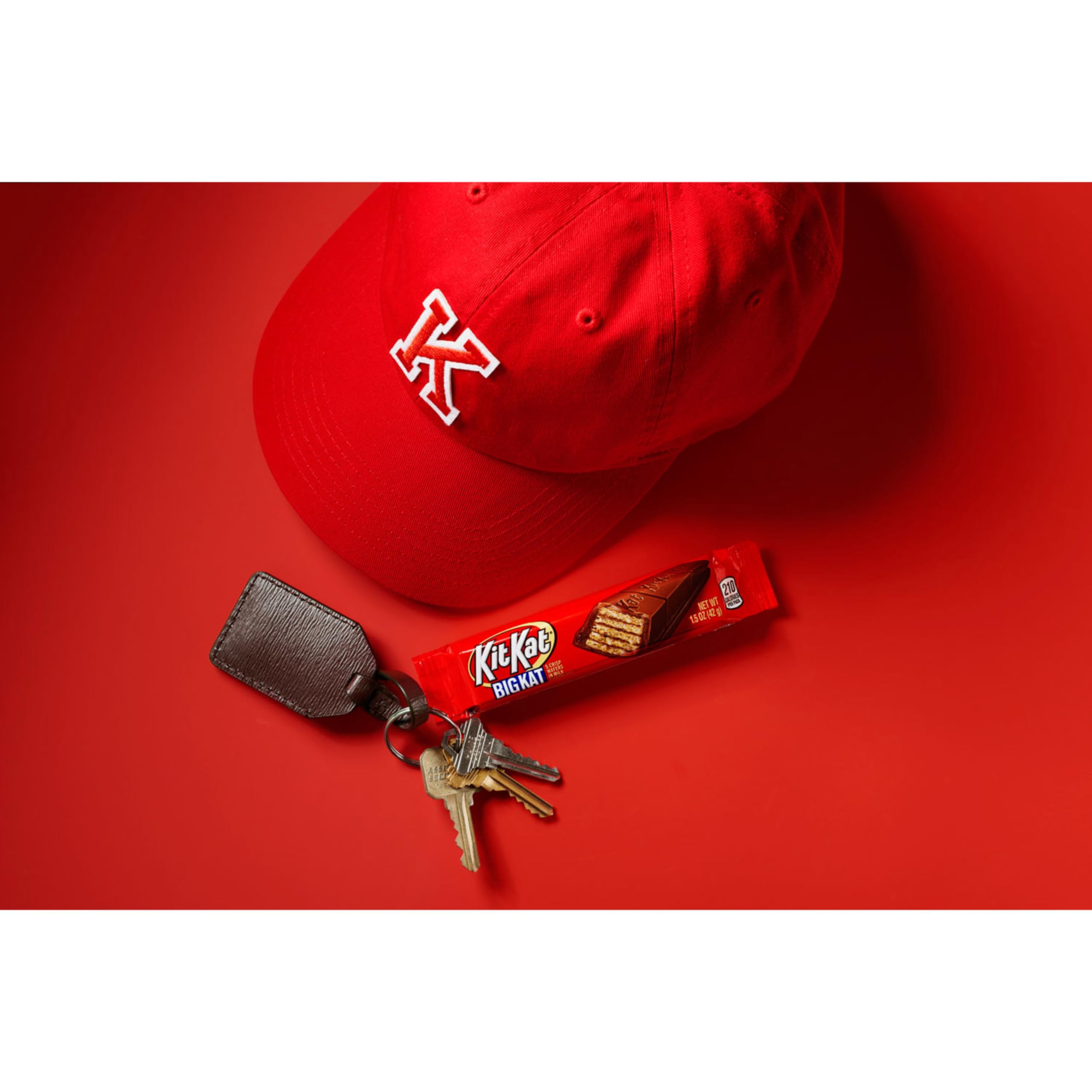 KIT KAT Big Kat milk chocolate close-up showing smooth coating