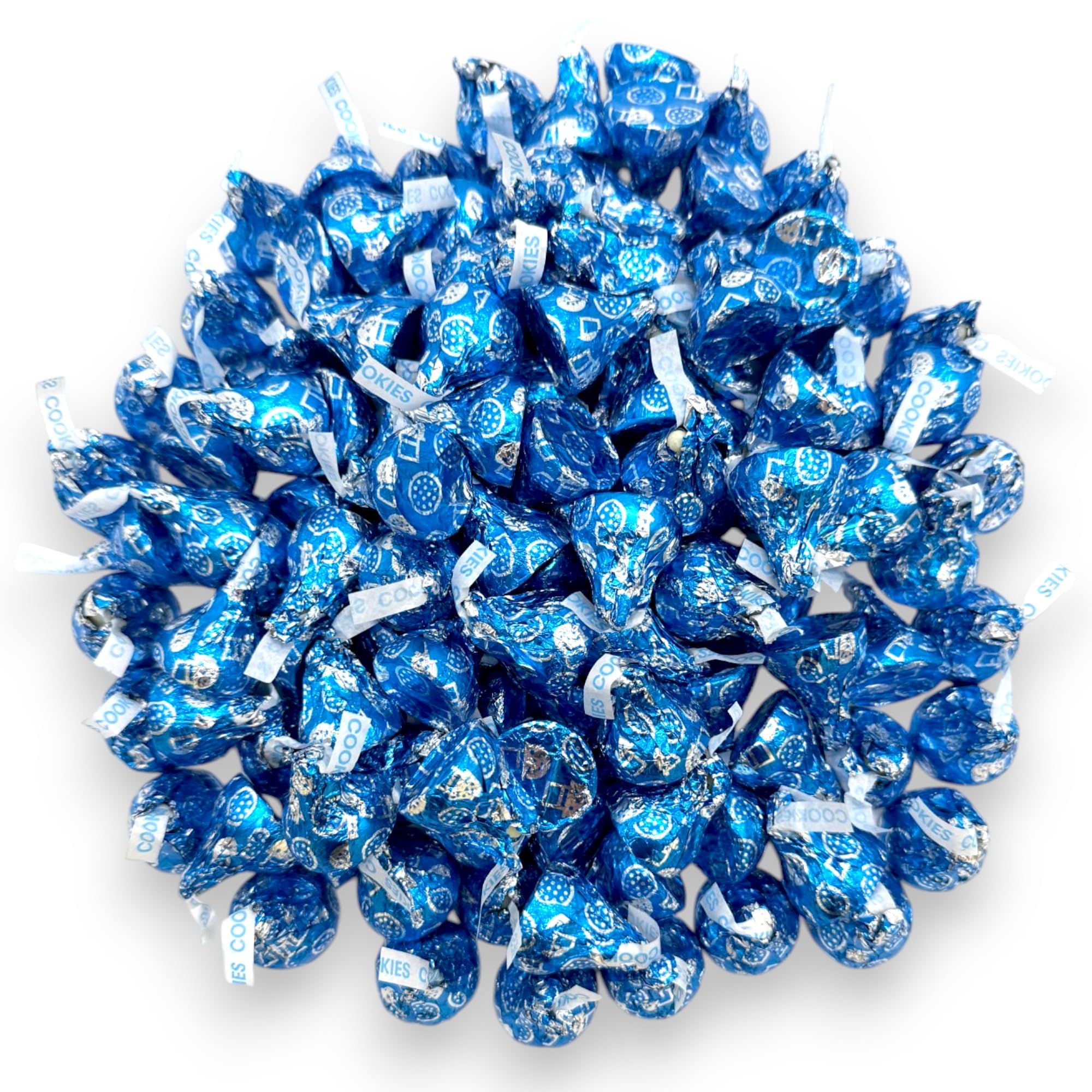 KLUB BULK Cookies & Cream Kiss blue-foil-wrap close-up, ideal for party candy bowls.