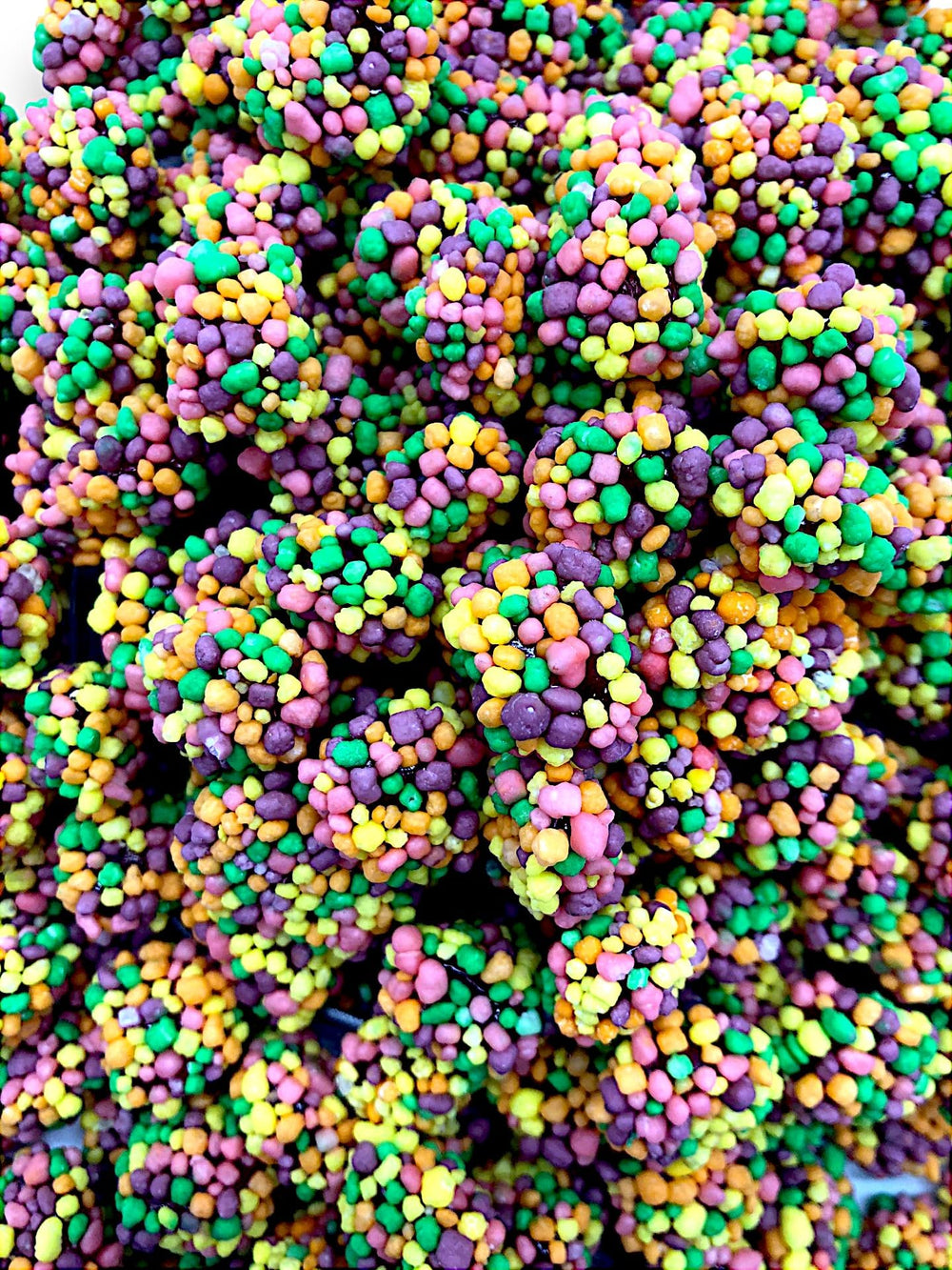 KLUB BULK Gummy Clusters close-up texture showing chewy centers and crunchy coating.