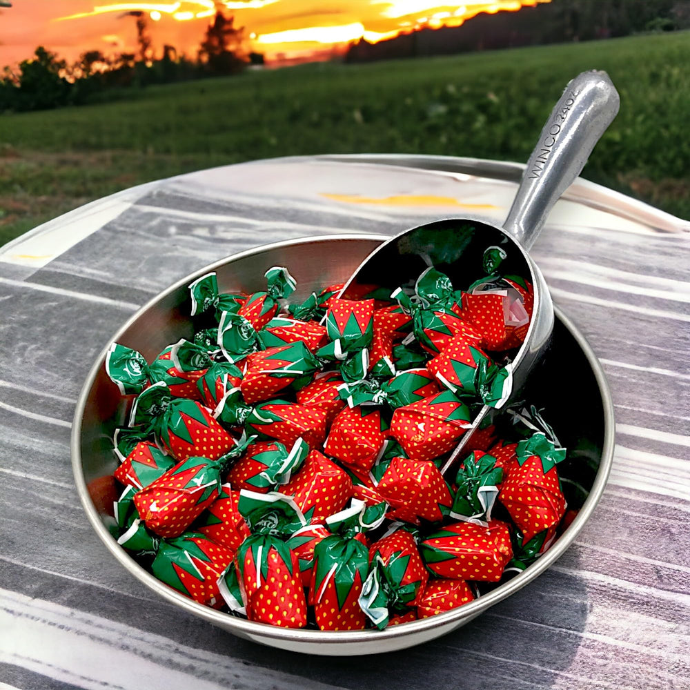 KLUB BULK premium ingredients deliver rich strawberry flavor in every bite.