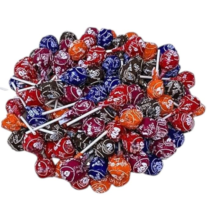 KLUB BULK raspberry roll pops close-up, ideal for party favors and fresh snacking.