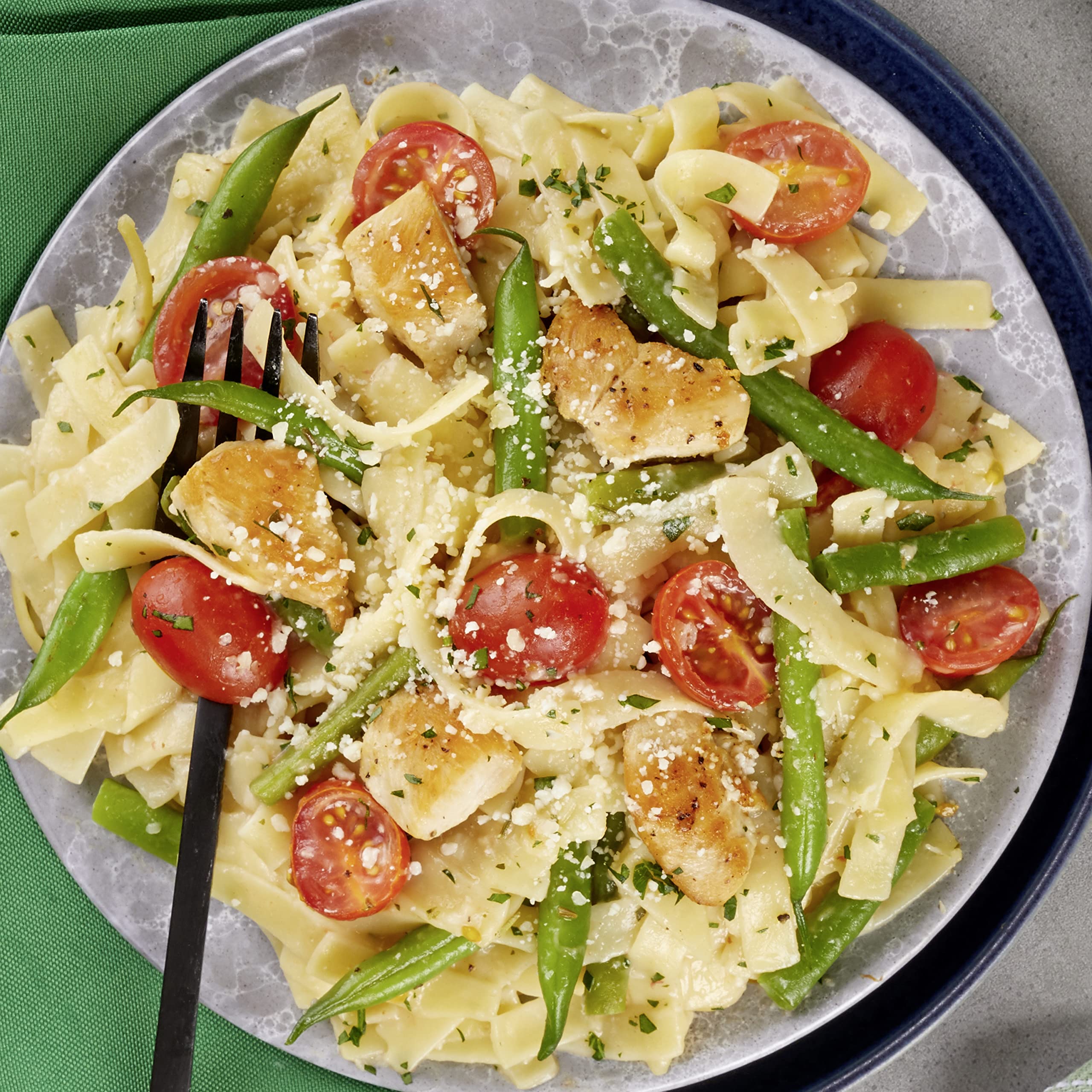 Knorr Pasta Sides Butter serving dish ready to share.