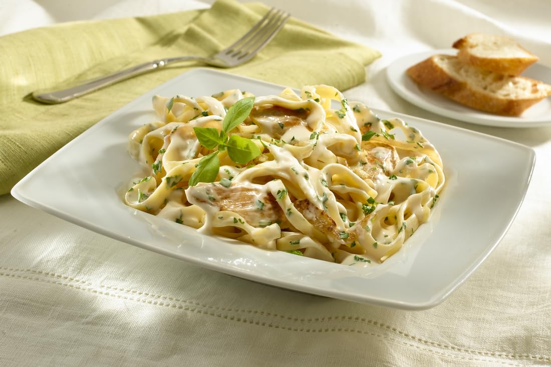 Knorr Professional Alfredo in chef kitchen illustrates quick menu prep.