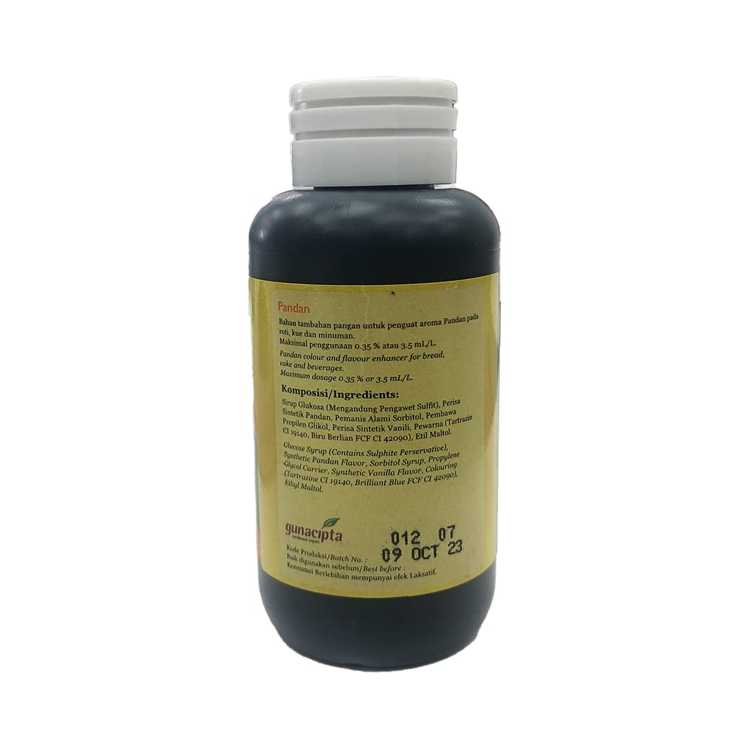 Koepoe Koepoe Pandan Flavoring Paste close-up reveals smooth texture for mixing.