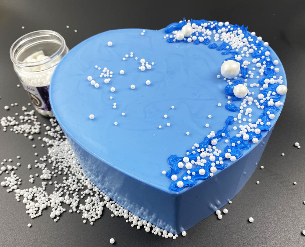 Kuting pearls as ice cream topping for a playful dessert twist