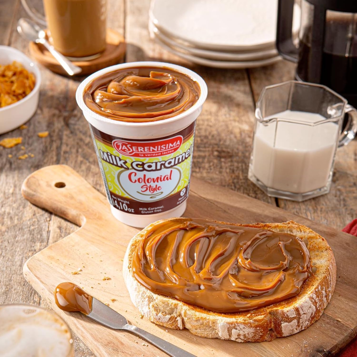 La Serenisima dulce de leche gift tub closeup suggests sharing.