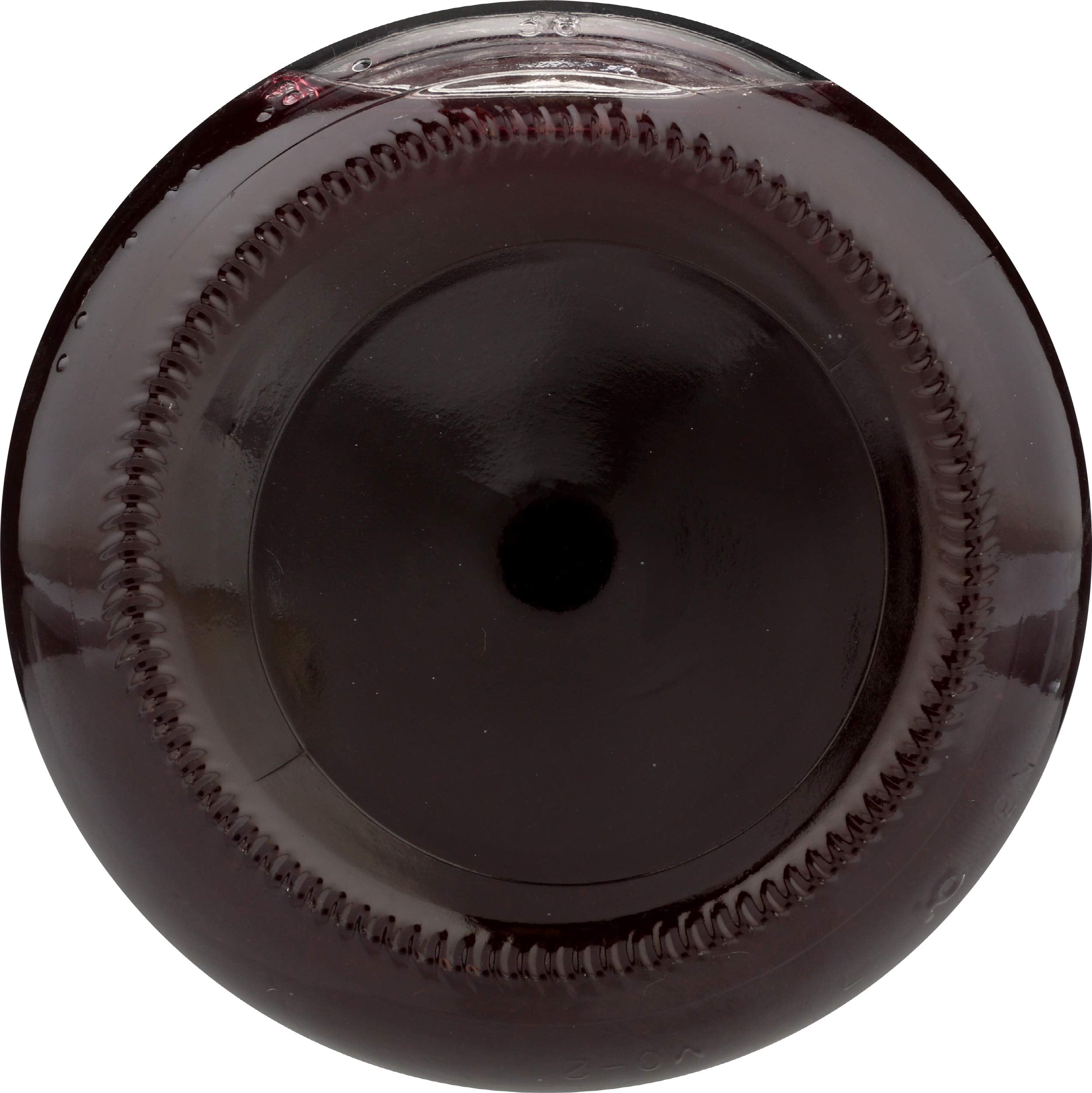 Lakewood 32 oz bottle display, versatile for family meals.