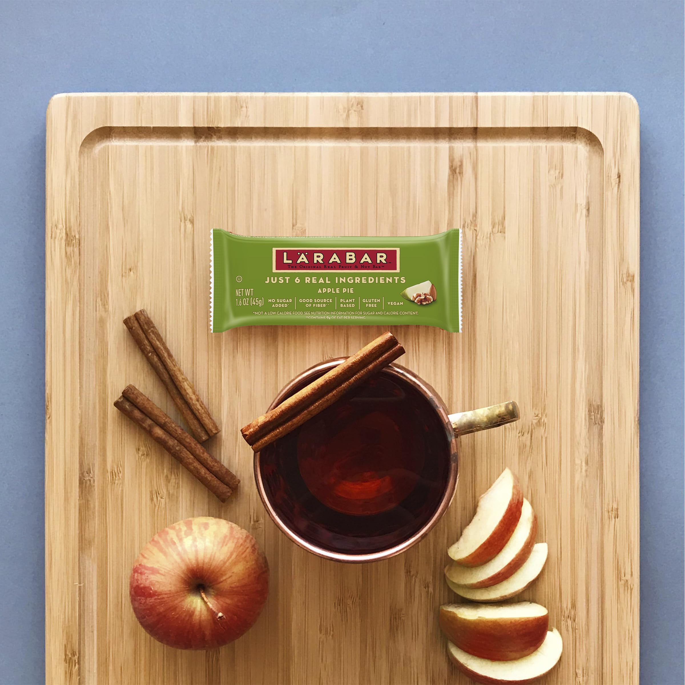 LÄRABAR Apple Pie bar ready to eat, ideal for lunchboxes and gym bags.