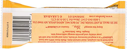 LÄRABAR Banana Bread bar close-up highlights soft texture for quick energy.