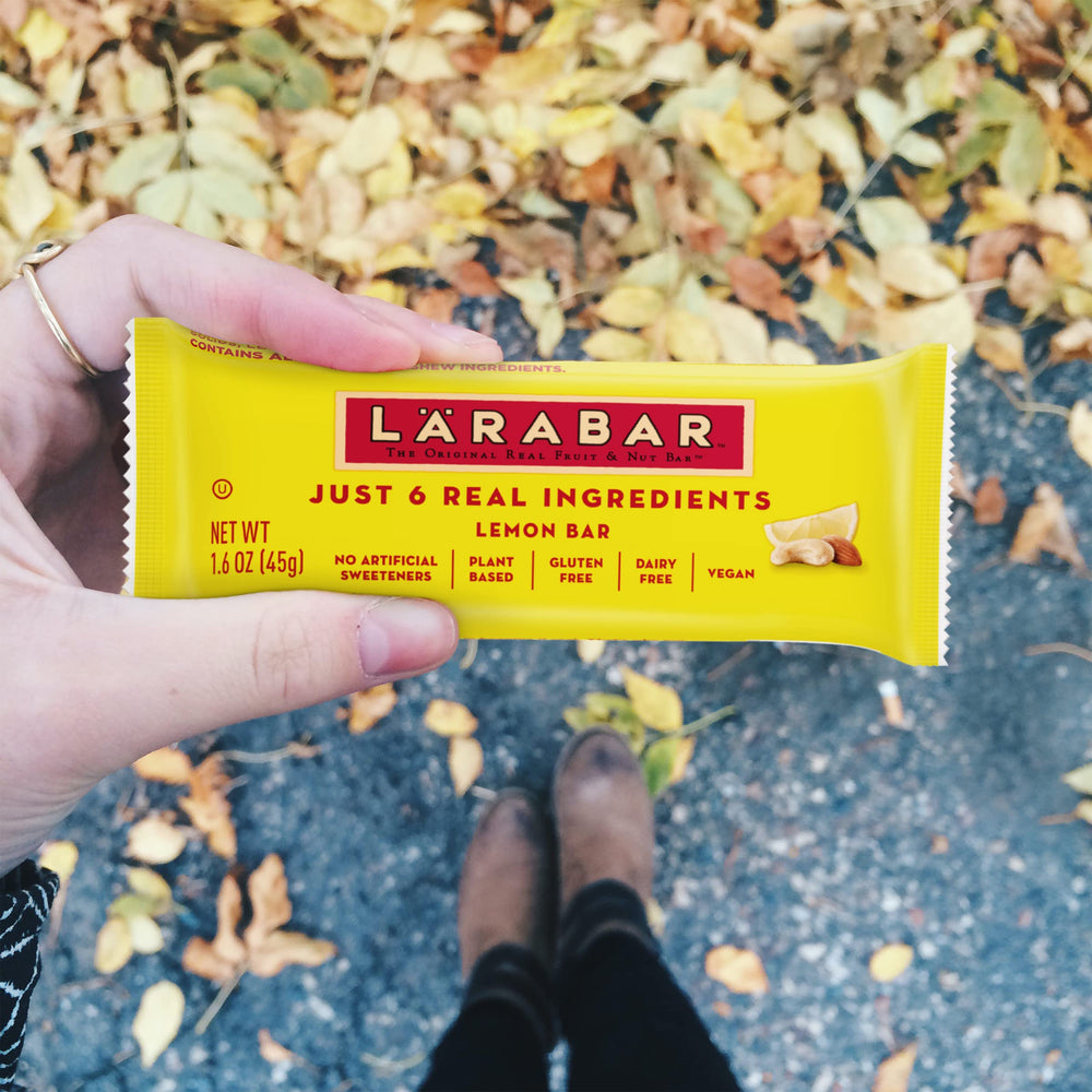 LÄRABAR Lemon Bar vegan and gluten-free label on packaging.