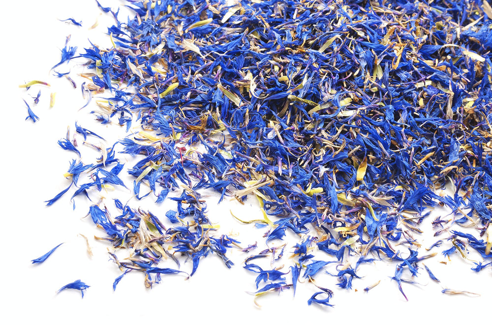 LattePowder German-grown cornflower petals add vibrant color to cupcakes and beverages