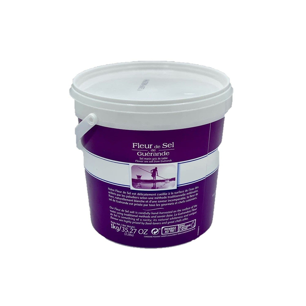 Le Guerandais hand-harvested sea salt texture, great for seasoning seafood and vegetables