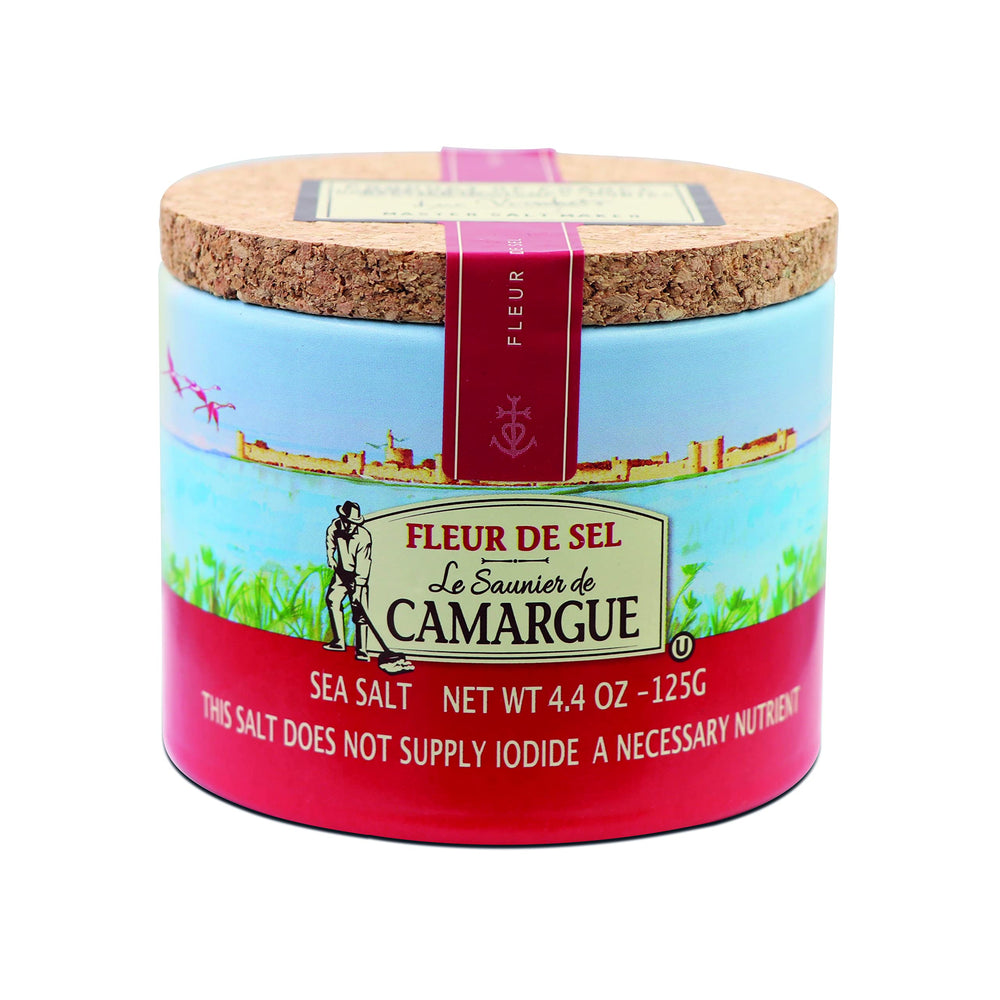 Le Saunier De Camargue Fleur de Sel flaky grains dancing on meat