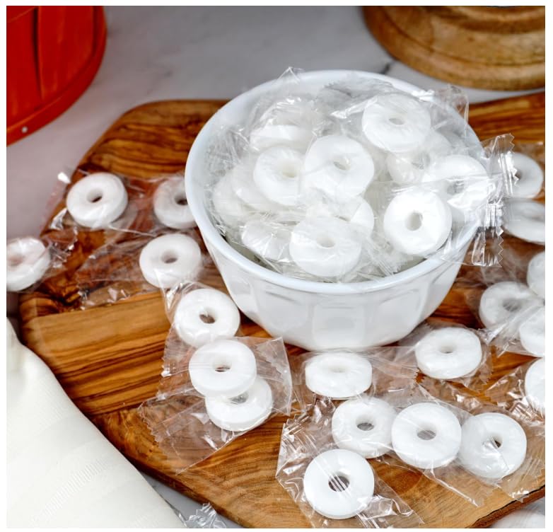 Leathnu Foundry Wintergreen Mints daily-use case for on-the-go freshness.