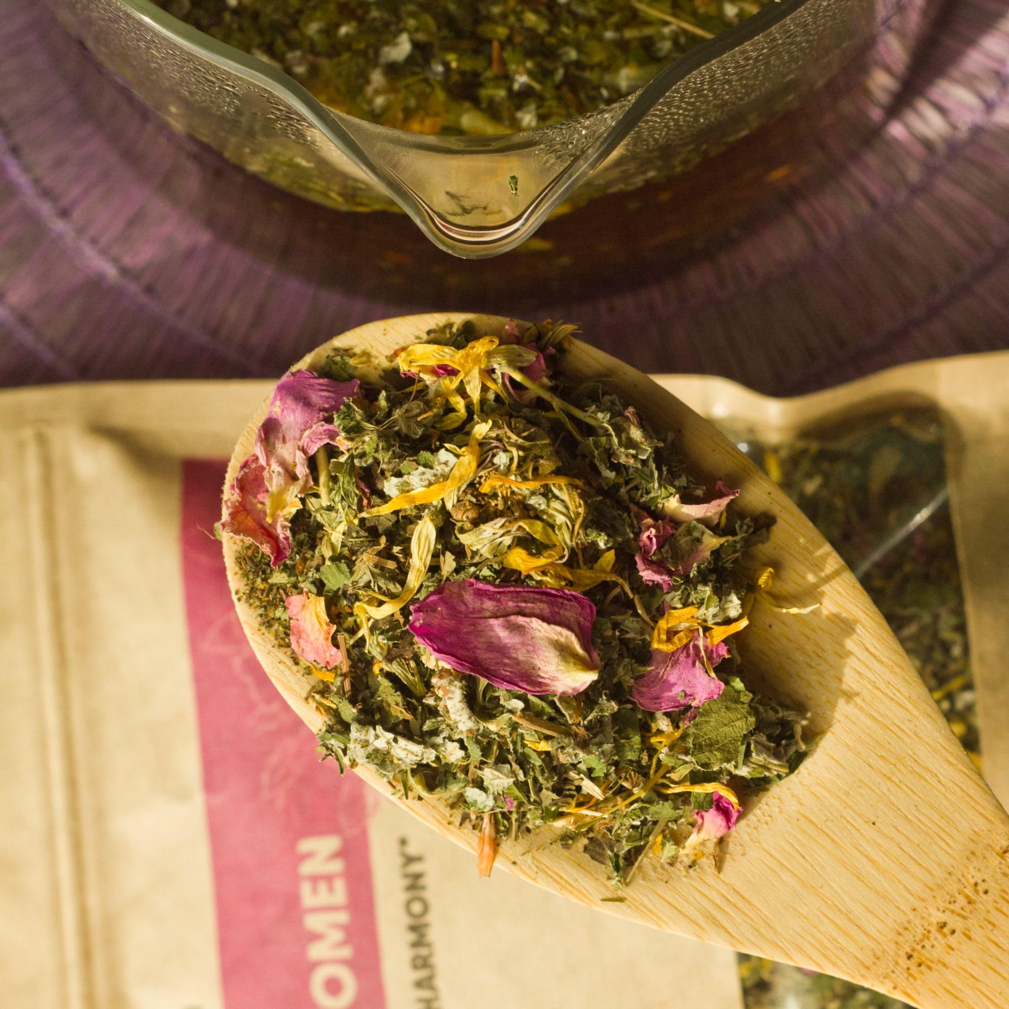Leckar Raw Herbs for Women Tea raspberry leaf—cycle support and gentle balance.