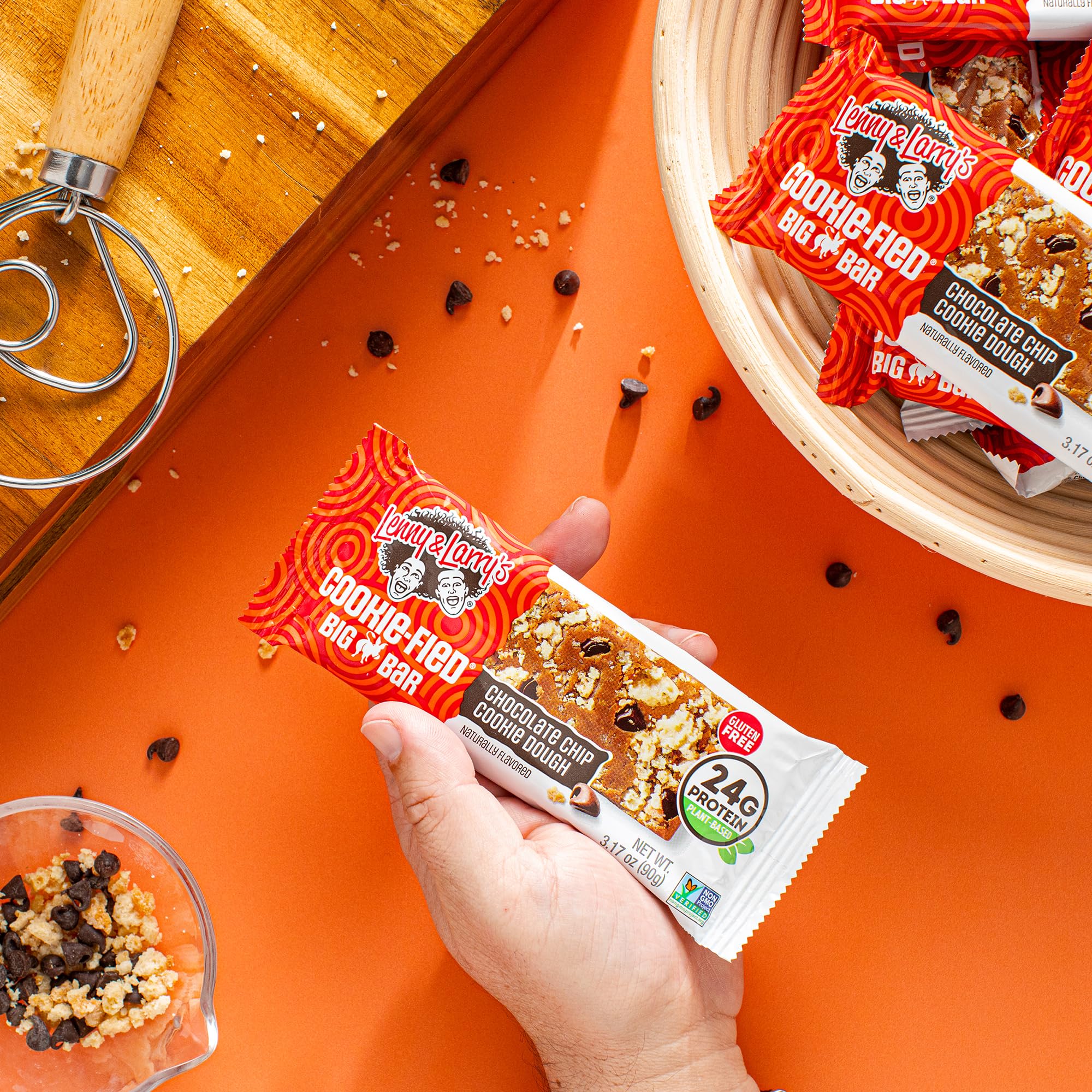 Lenny & Larry's Cookie-fied BIG BAR soft, chewy texture with cookie bits