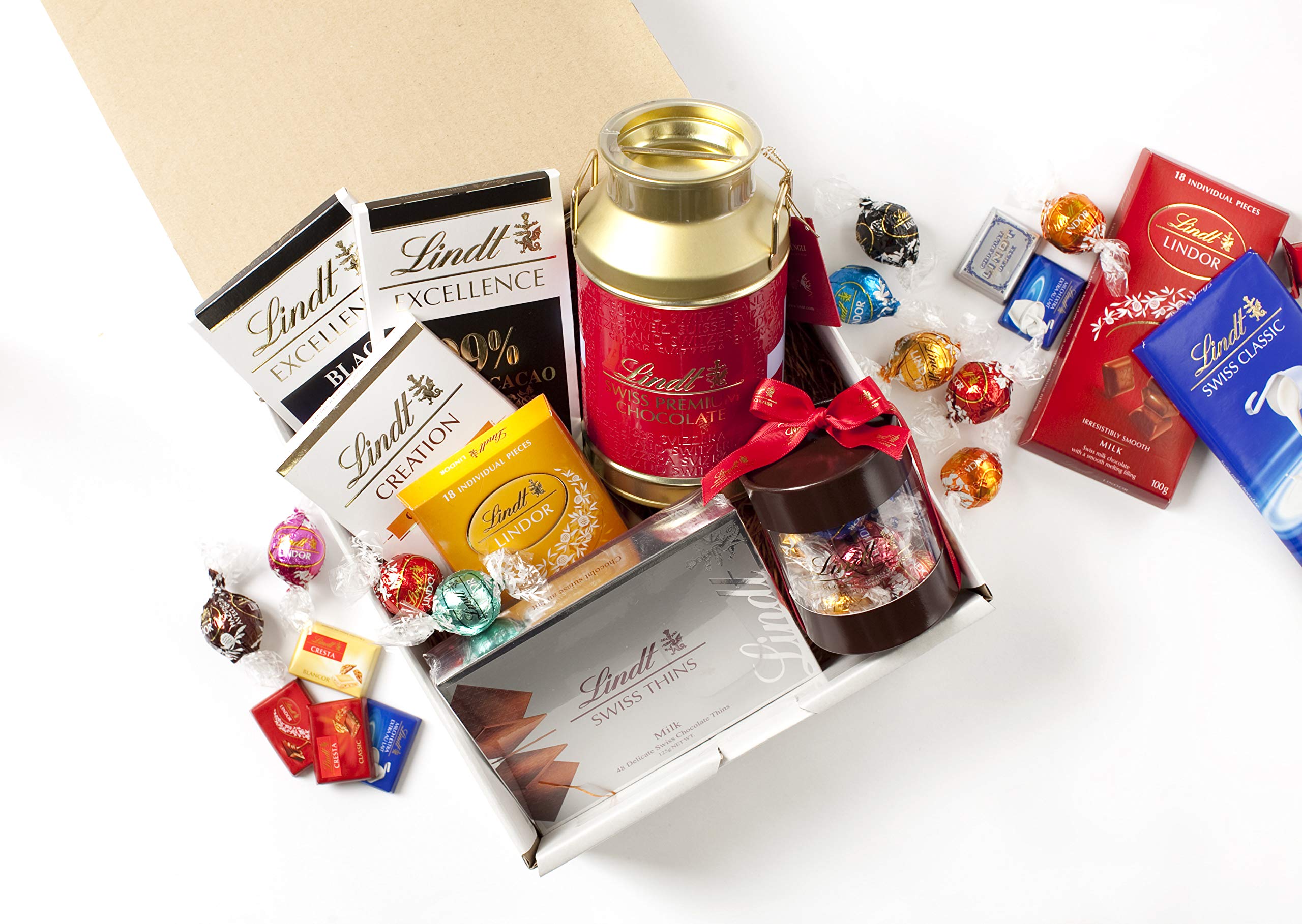 Lindt Creation Refreshing Lemon bar closeup showing smooth texture and glossy finish for indulgent snacking.