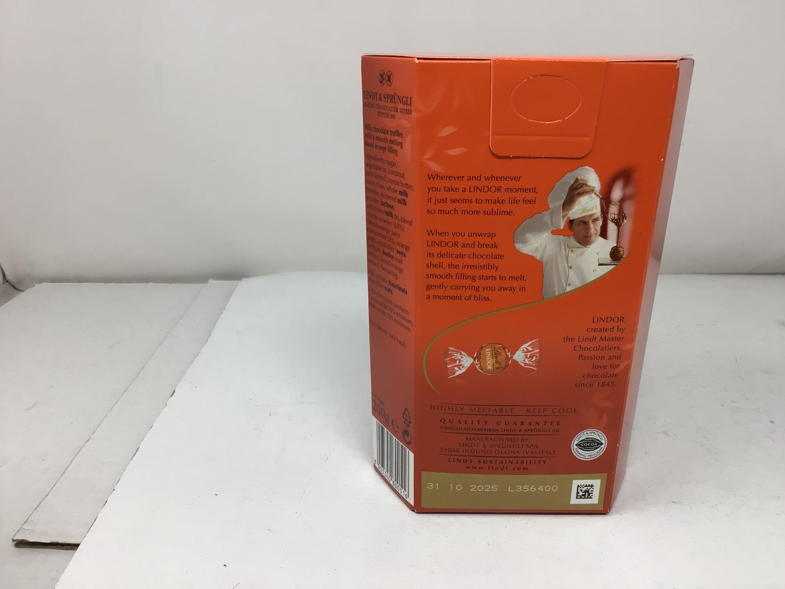 Lindt Lindor Milk Orange 200g gift box suggests elegant indulgence