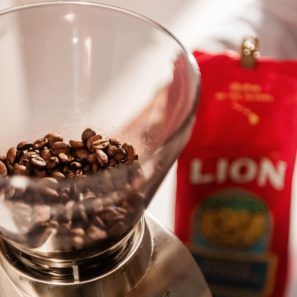 Lion Coffee Vanilla Macadamia 10oz bag back with roast and tasting notes