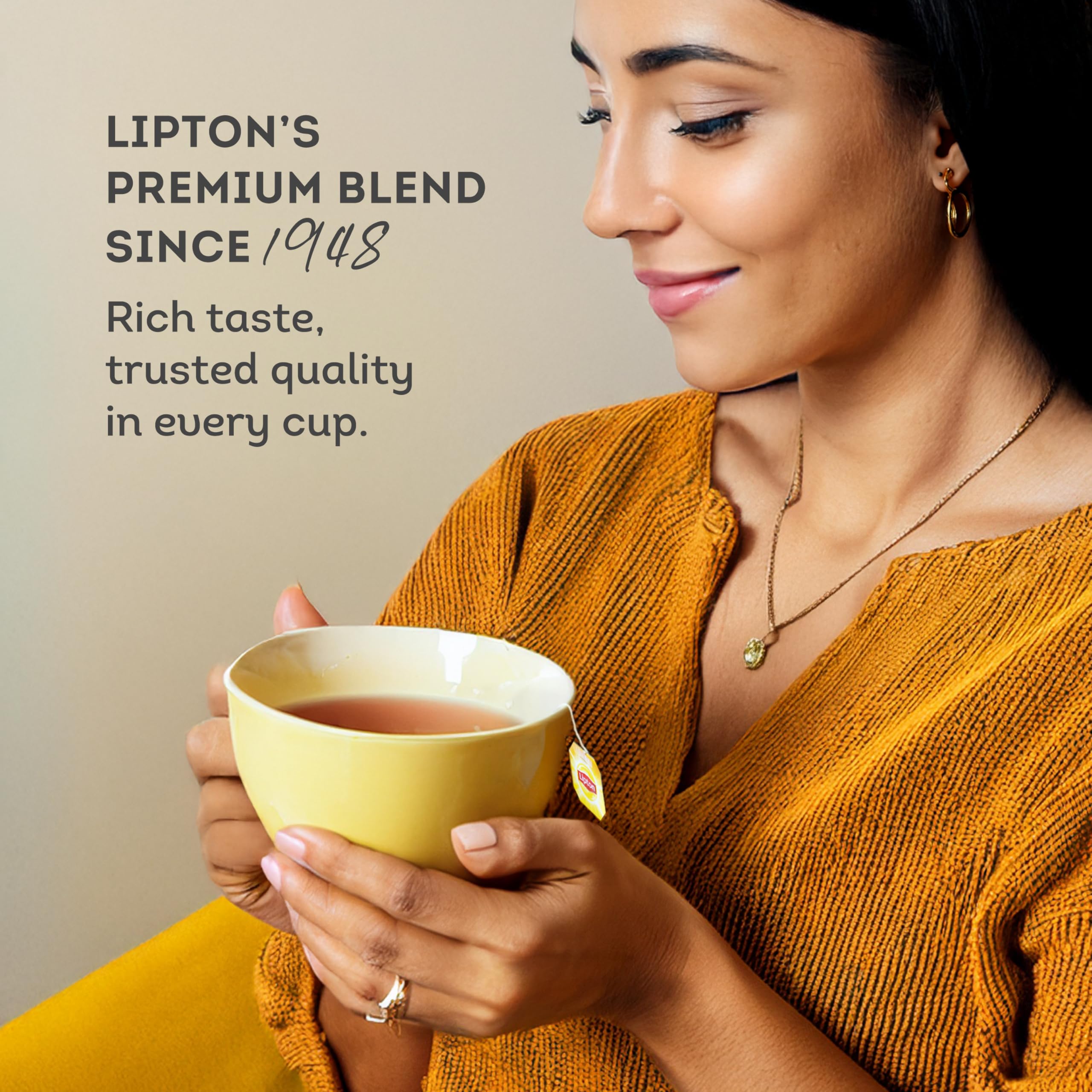 900-gram Lipton Yellow Label pack offering generous supply.