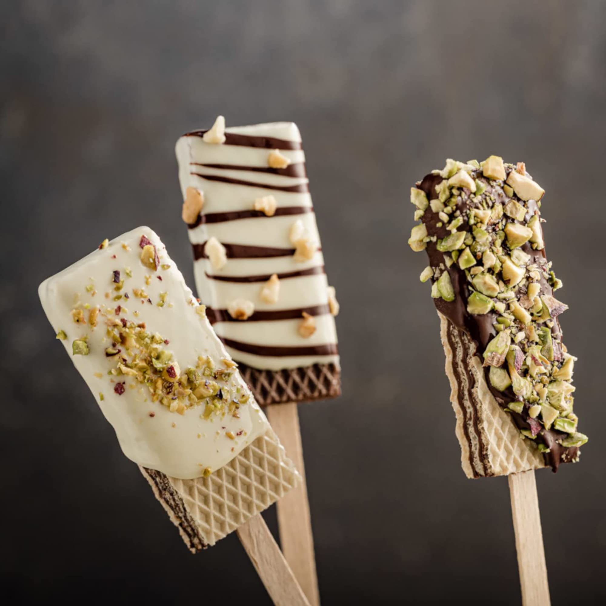 Loacker heritage-alps recipe imagery conveys tradition and quality since 1925