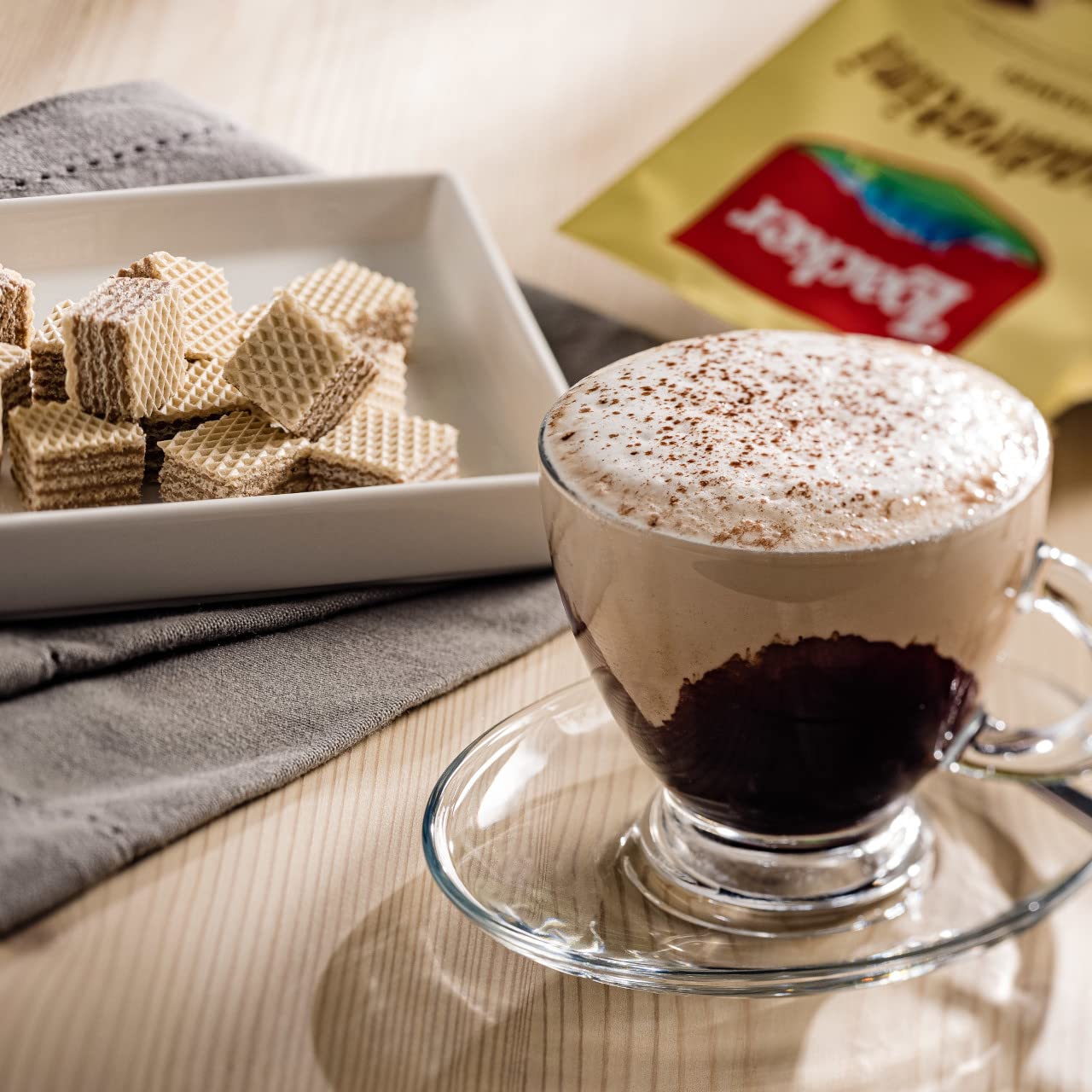 Loacker Quadratini tiramisu Italy-origin image, highlighting authentic Italian craftsmanship.