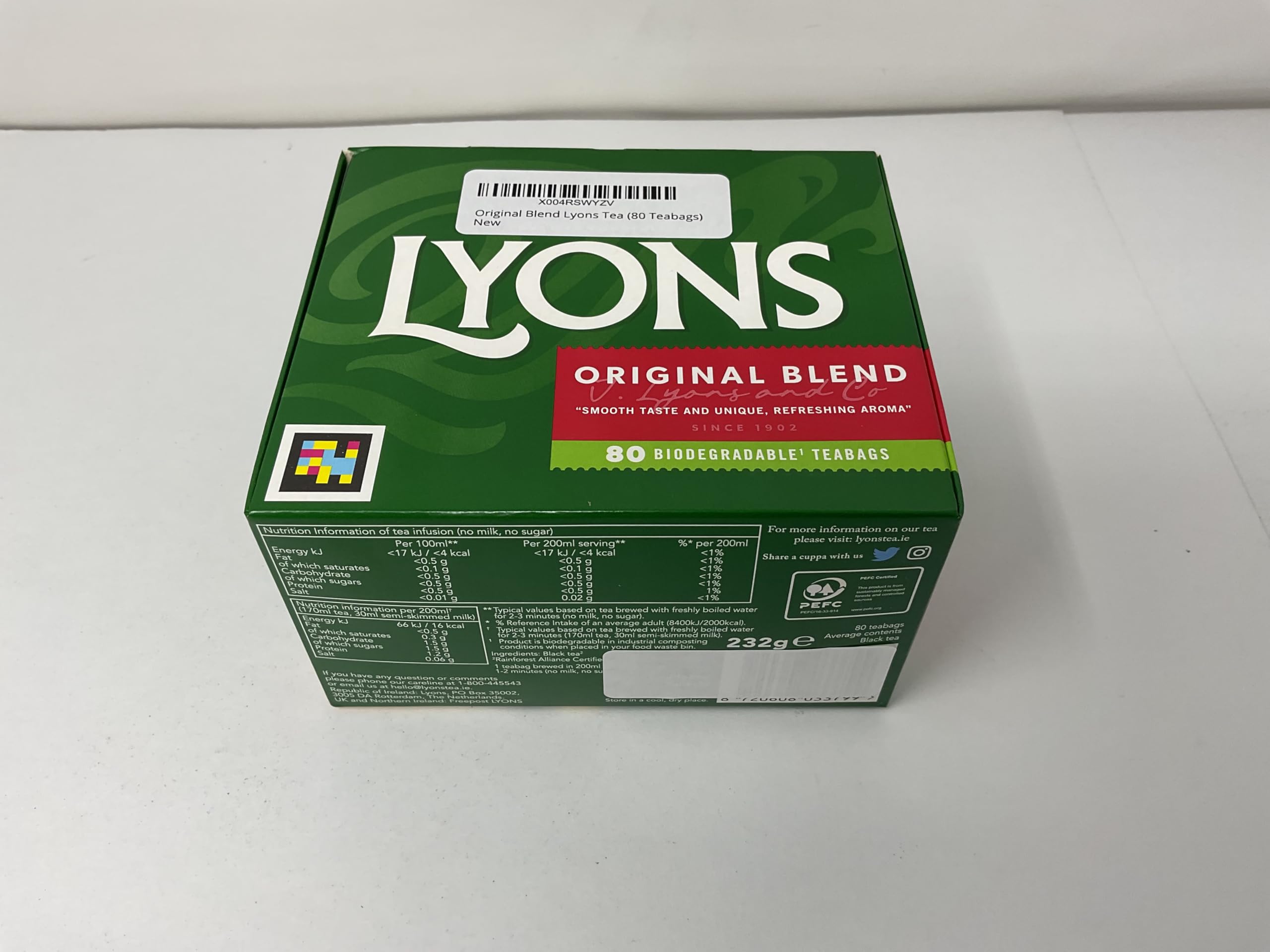 Lyons Original Blend pyramid teabags for convenient brewing.