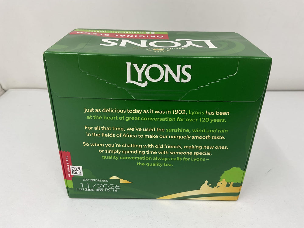 Close-up of Lyons Original Irish Tea leaves in the blend.