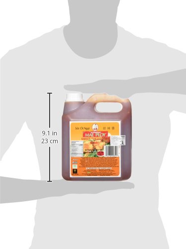 Mae Ploy Thai Sweet Chilli Sauce bottle highlights no preservatives or colorants.