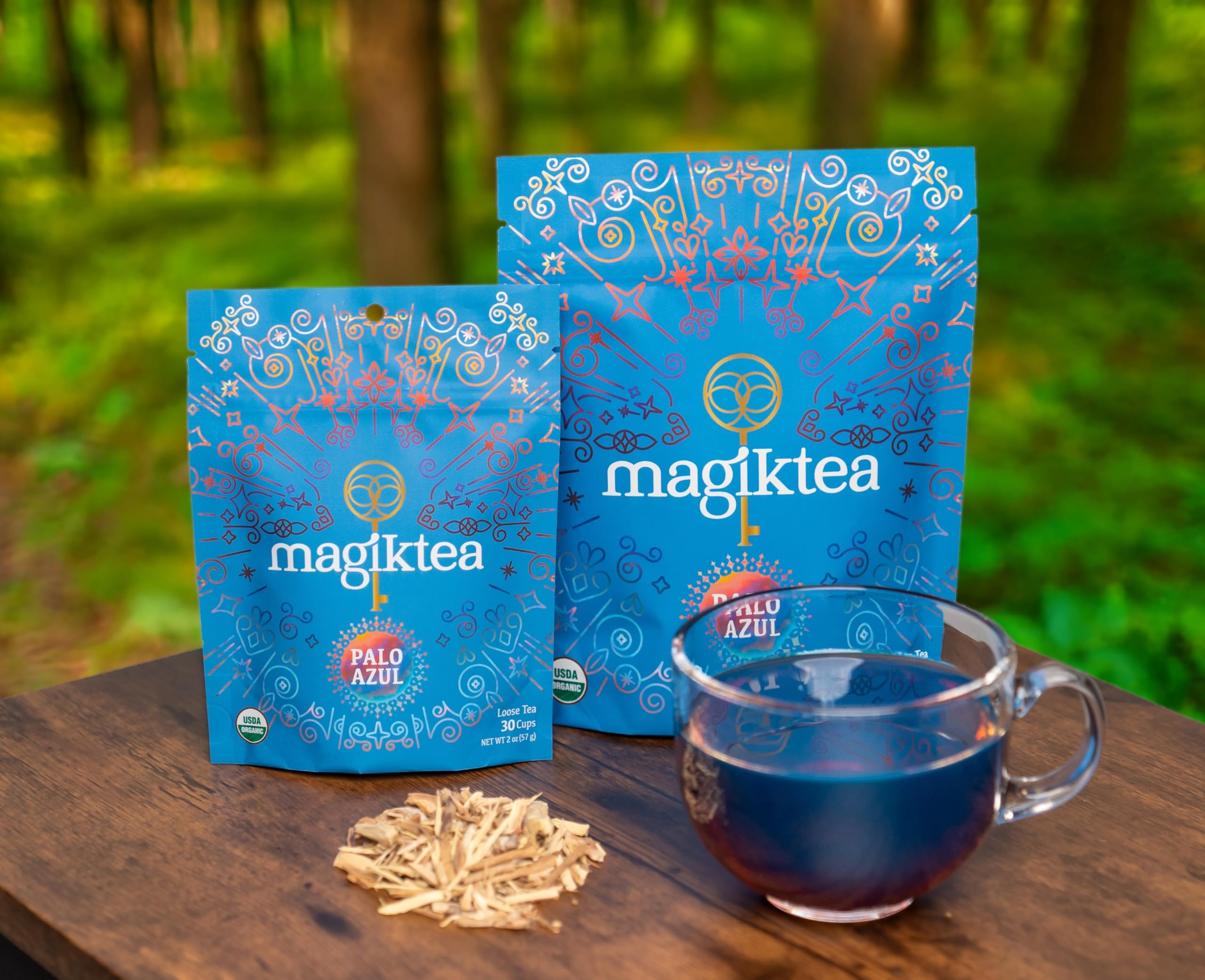 Magiktea Palo Azul blue fluorescence in sunlight during brew.