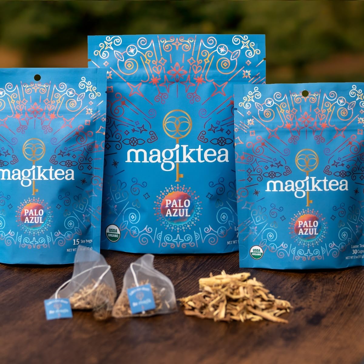 Sunlight reveals the blue bloom inside Magiktea Palo Azul.