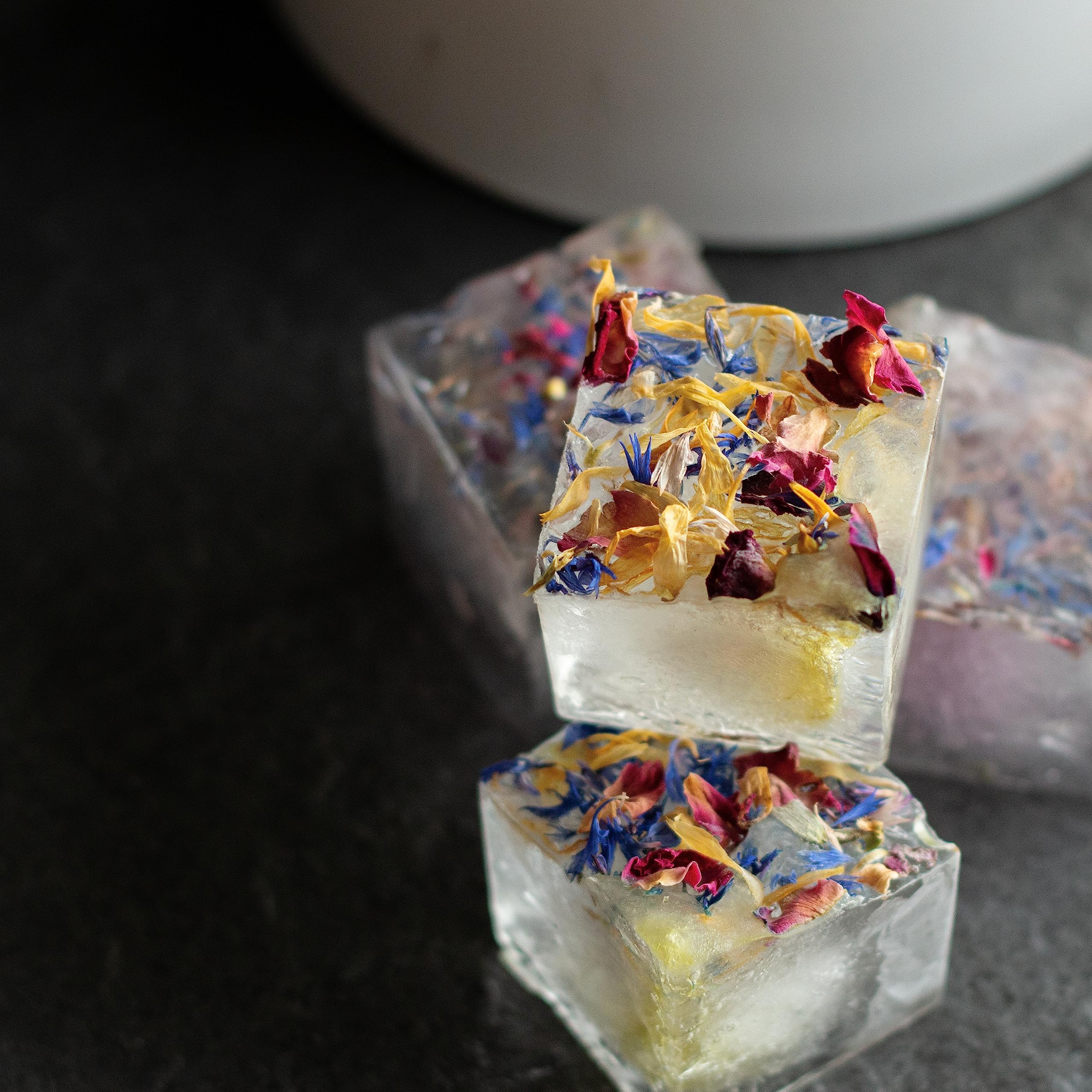 All-natural, food-grade petals with no additives or artificial dyes.