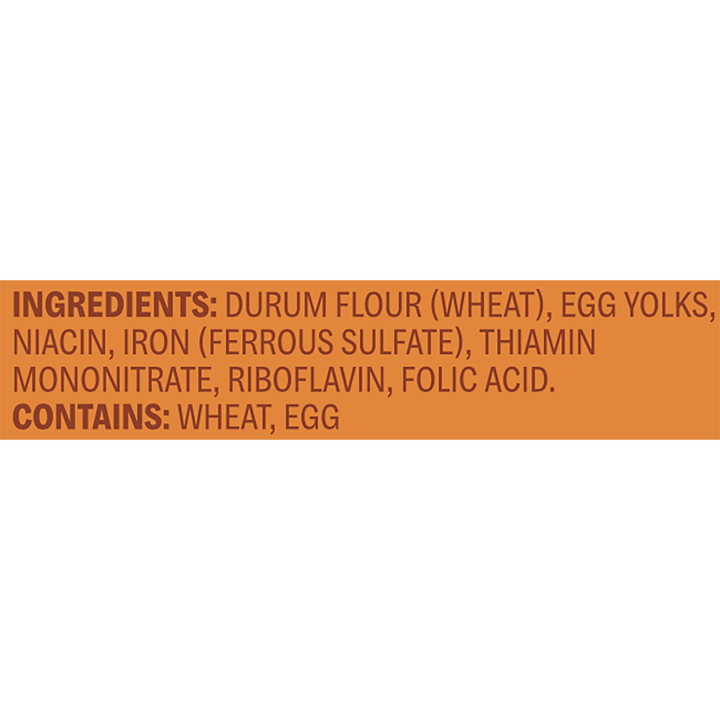 Manischewitz Medium Noodles panel highlights enriched egg content for rich texture