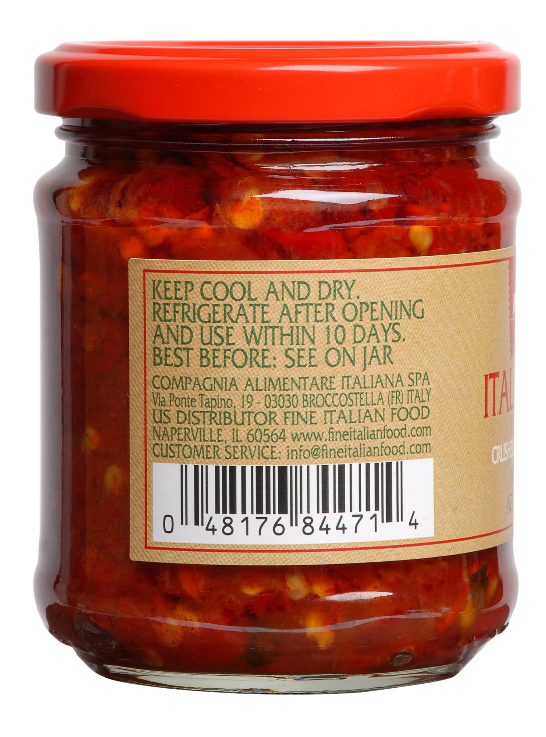 Mantova chili pepper closeup shows bright flakes ready to boost flavor in seconds.