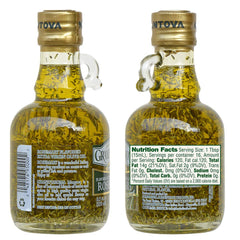 Easy pour spout on Mantova oil for precise drizzle on chicken and vegetables.