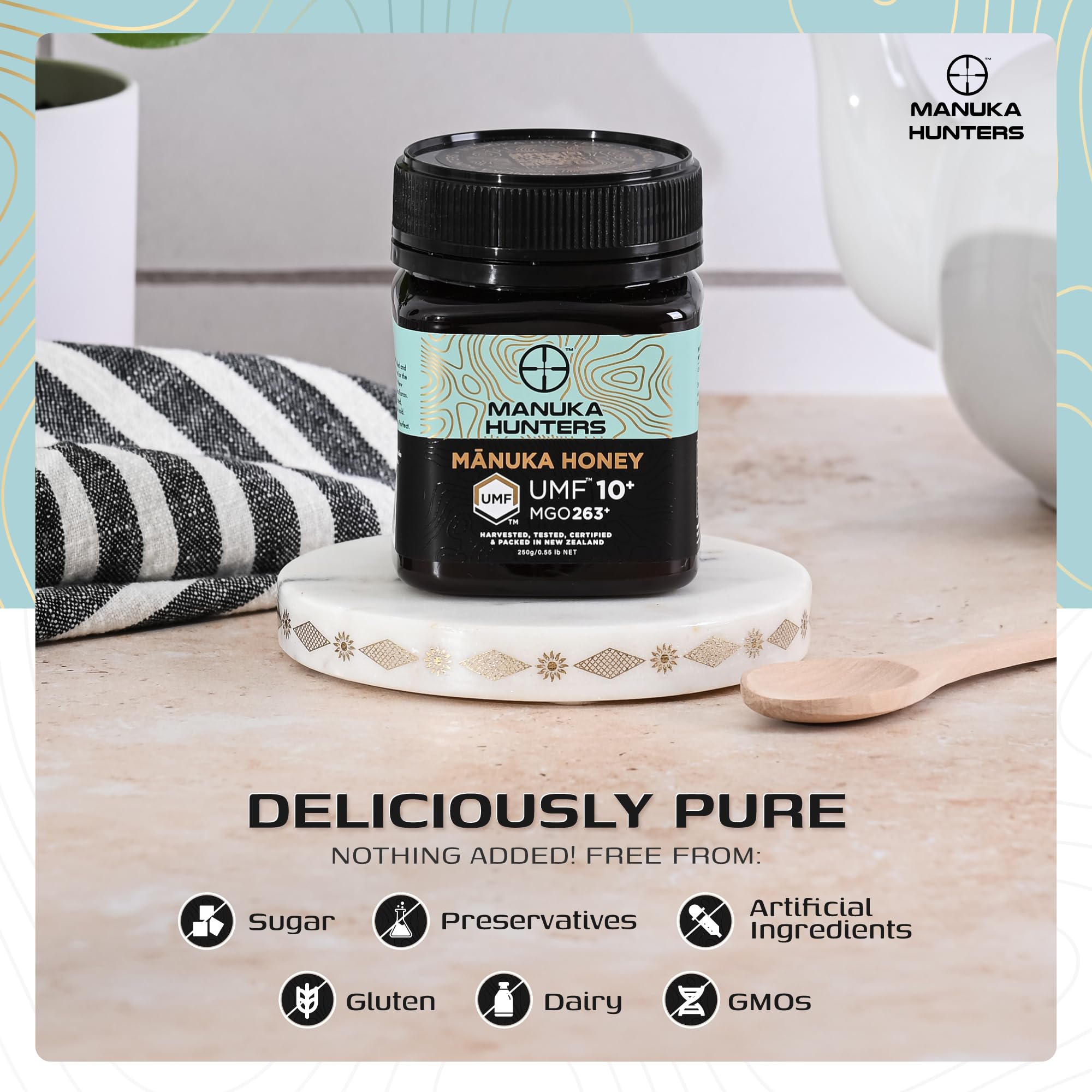 Manuka Hunters label closeup emphasizes UMF-certified potency and NZ sourcing