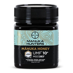 Manuka Hunters UMF10 bottle pour highlighting premium honey for drinks
